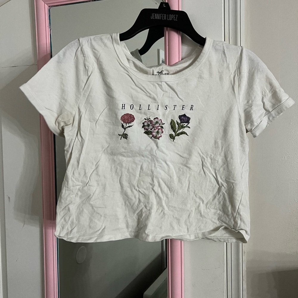White tee